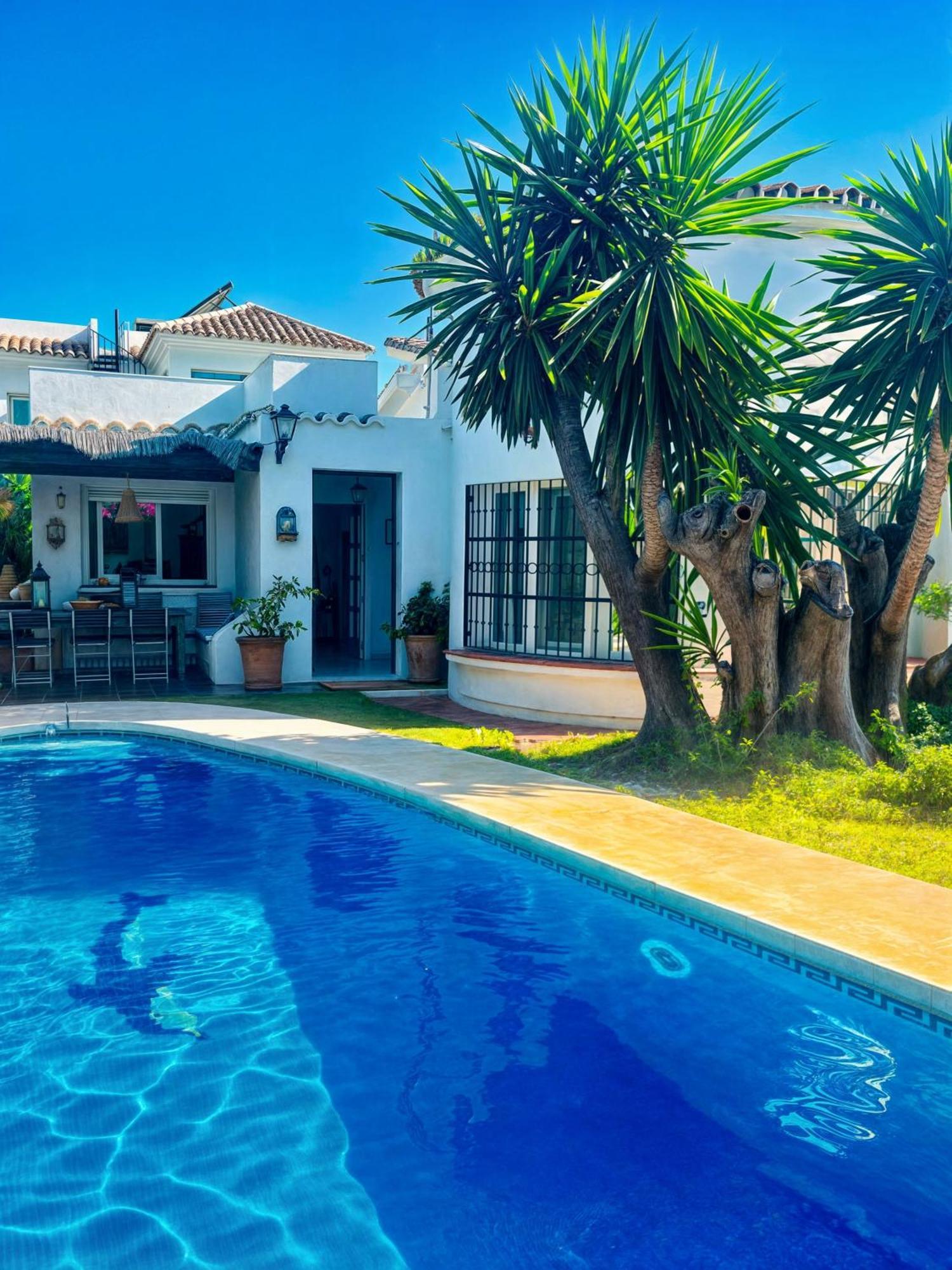 Villa Alfredo - Private Pool Next To The Beach Estepona Exterior photo